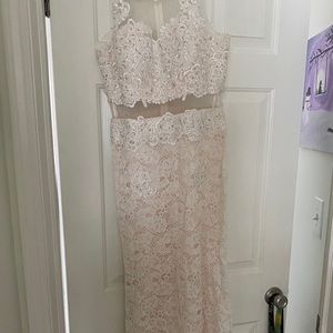 Long 1 piece prom gown